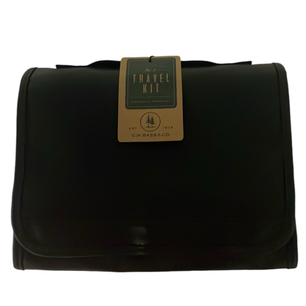 New G.H. Bass & Co. The Rugged And Ready Men’s  Hanging Toiletry No 2 Travel Kit
